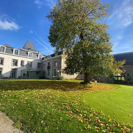 La Chambre Et Le Studio Du Chateau Du Golf De Bernalmont Lüttich Exterior foto