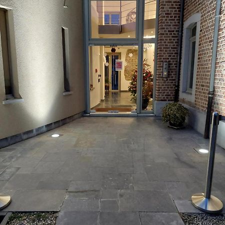 La Chambre Et Le Studio Du Chateau Du Golf De Bernalmont Lüttich Exterior foto