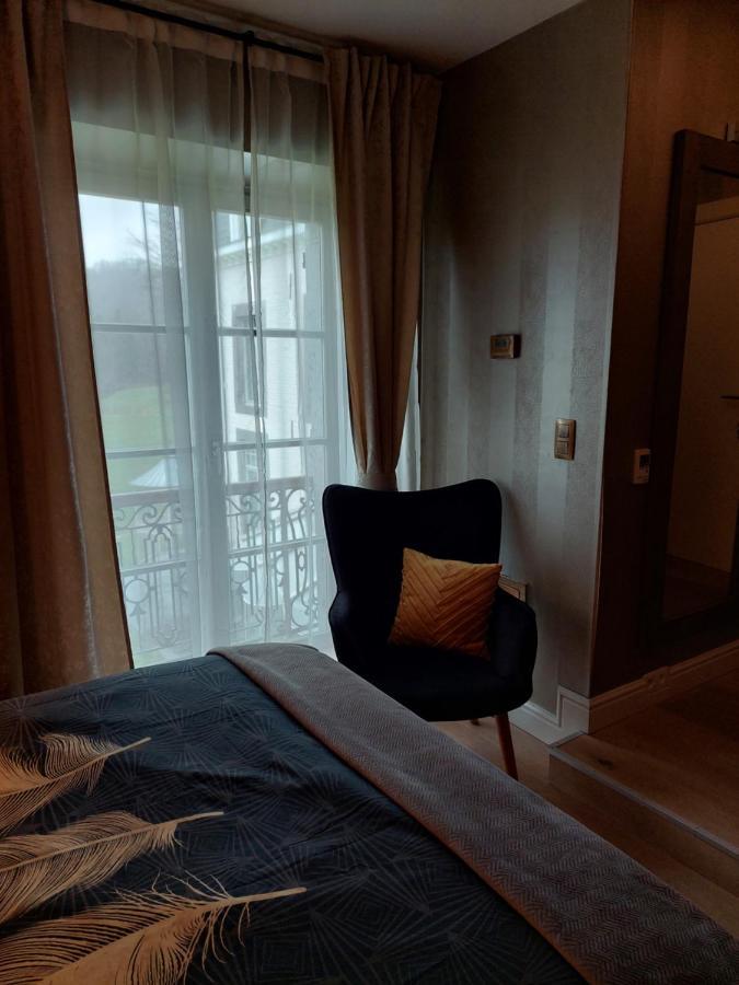 La Chambre Et Le Studio Du Chateau Du Golf De Bernalmont Lüttich Exterior foto