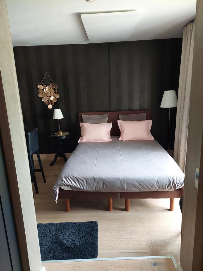 La Chambre Et Le Studio Du Chateau Du Golf De Bernalmont Lüttich Exterior foto