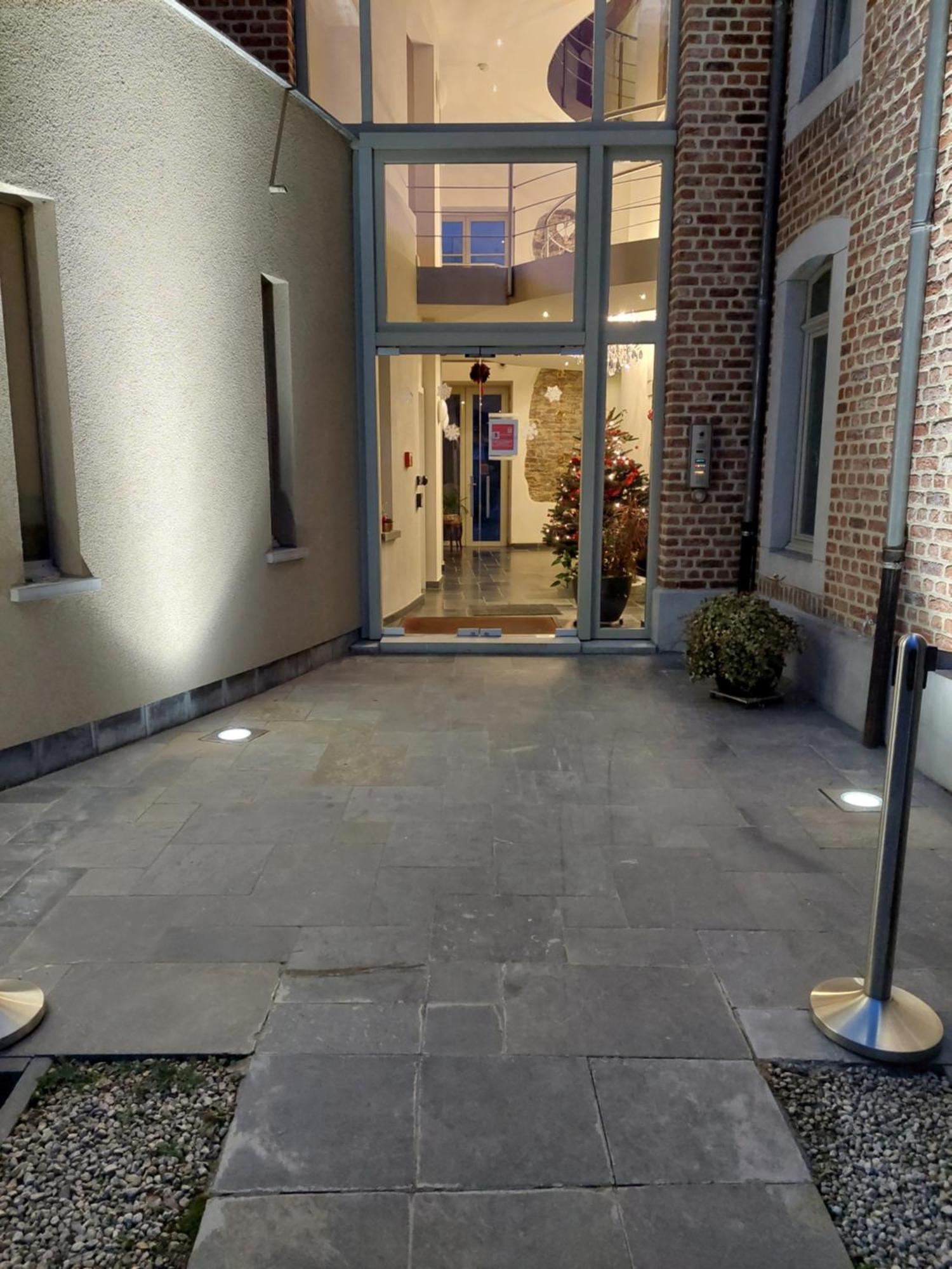 La Chambre Et Le Studio Du Chateau Du Golf De Bernalmont Lüttich Exterior foto