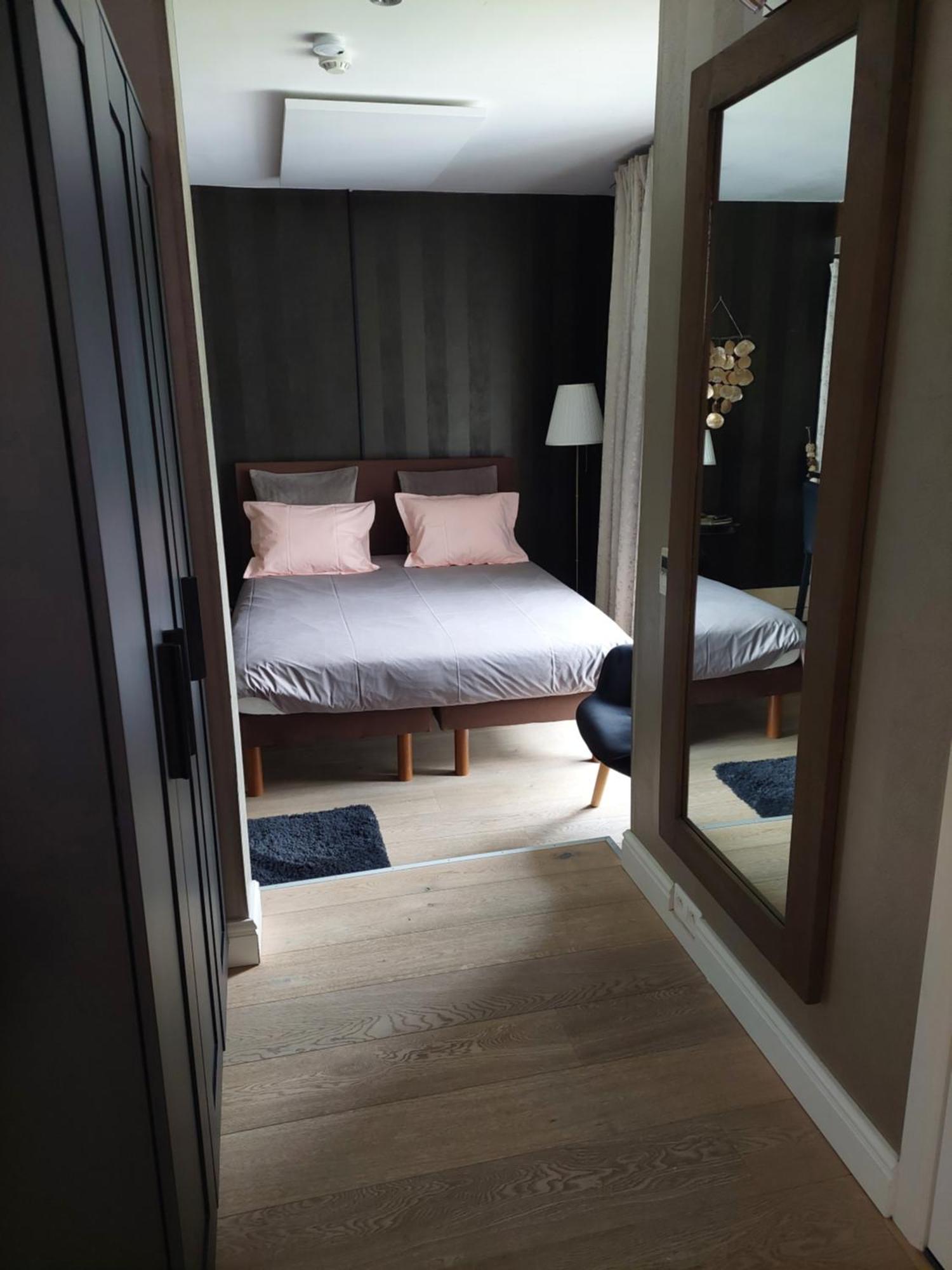 La Chambre Et Le Studio Du Chateau Du Golf De Bernalmont Lüttich Zimmer foto